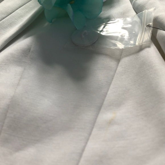 Women’s White Blazer - Picture 2 of 6